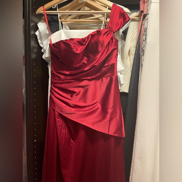 Dark red high slit gown by Abyss by Abby - Picture 8 of 8